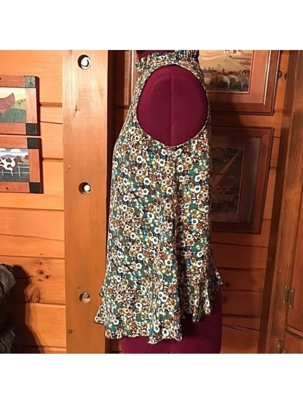 Sleeveless High Neck Floral Ruffled Top NWOT  Women's Tops Size Small - Picture 3 of 7